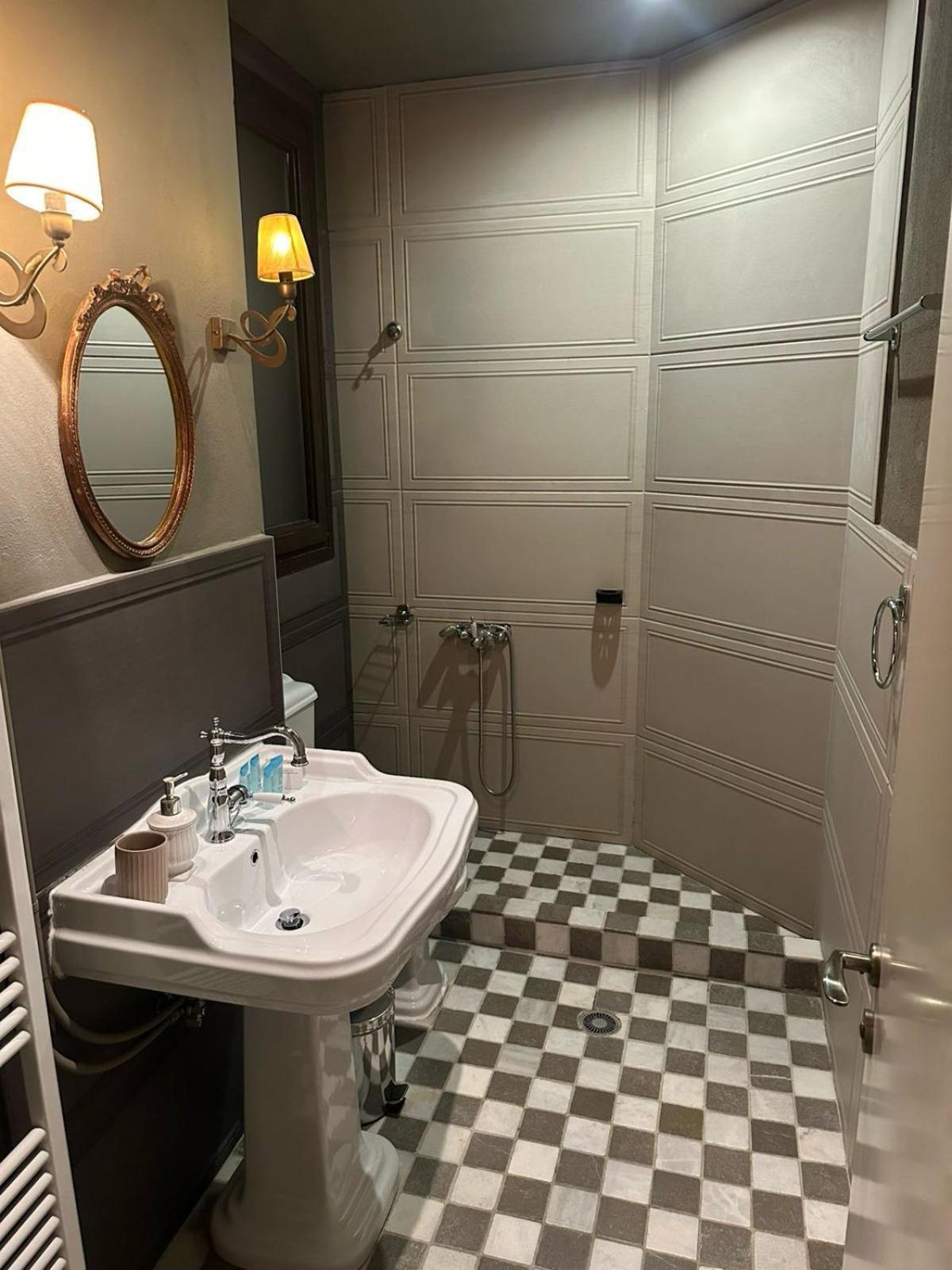 Melies Boutique Hotel Káto Loutrákion Eksteriør bilde